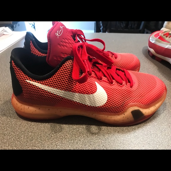 grade school kobe shoes